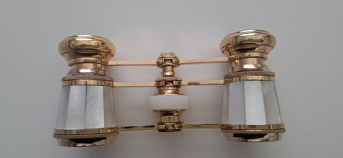 Opernglas aus perlmutt mit - opernglas,